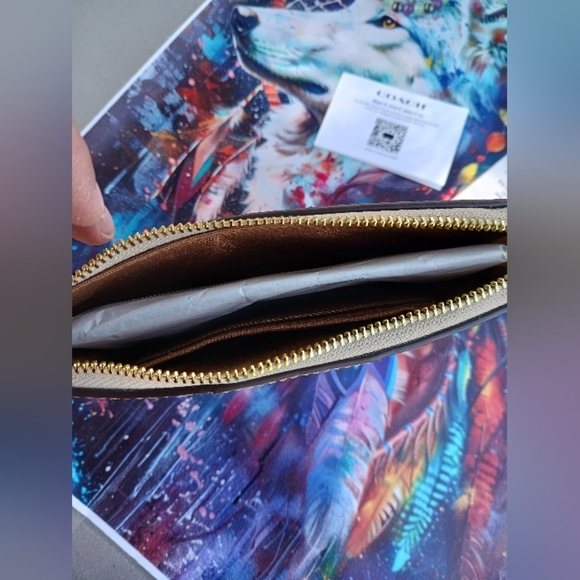 🌟NWT🌟 Coach F58035 Signature PVC Leather Corner Zip Wristlet - Picture 3 of 4